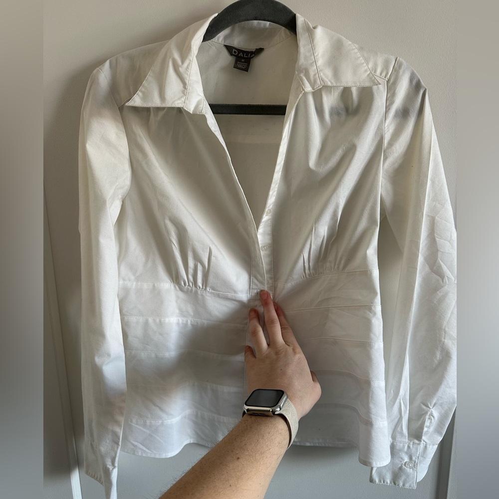DALIA SIZE MEDIUM BUTTON DOWN BLOUSE Mark on sleeve, Great condition